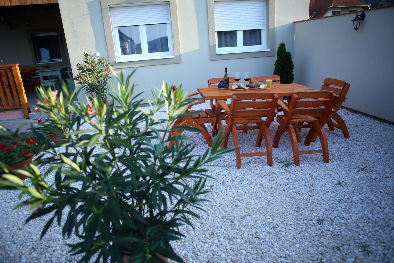 A Zoldbiciklis Haz Apartment Egerszalok Exterior photo